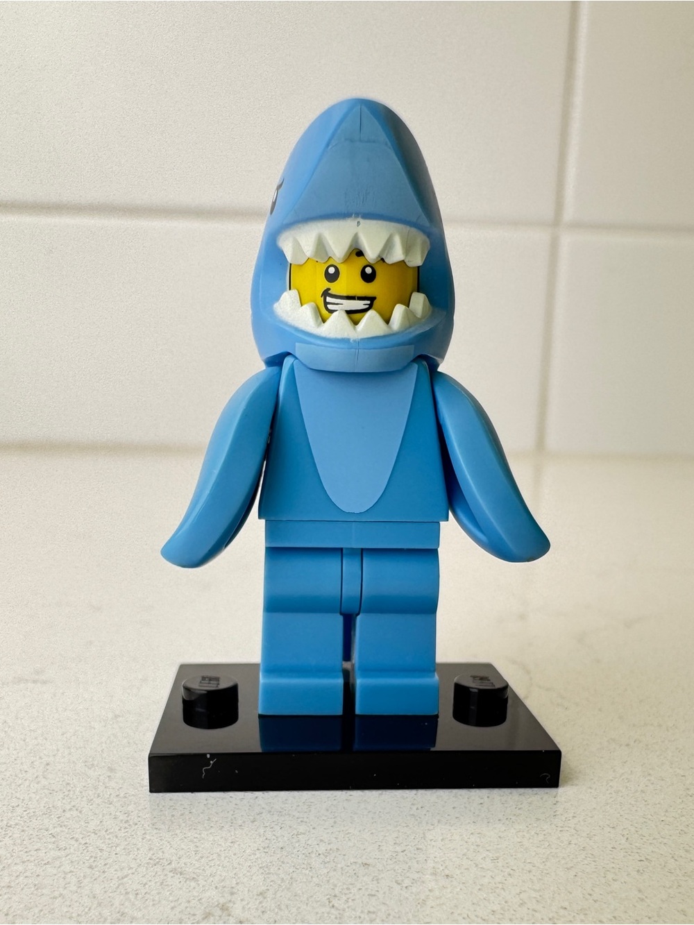 Lego Minifig - CMF Series 15 - Shark Suit Guy